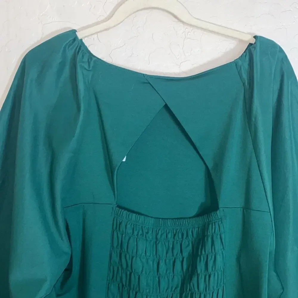 Banana republic puff sleeve top. NWT.